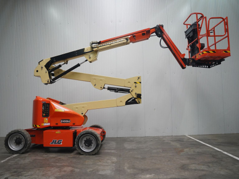 16768 JLG E450AJ